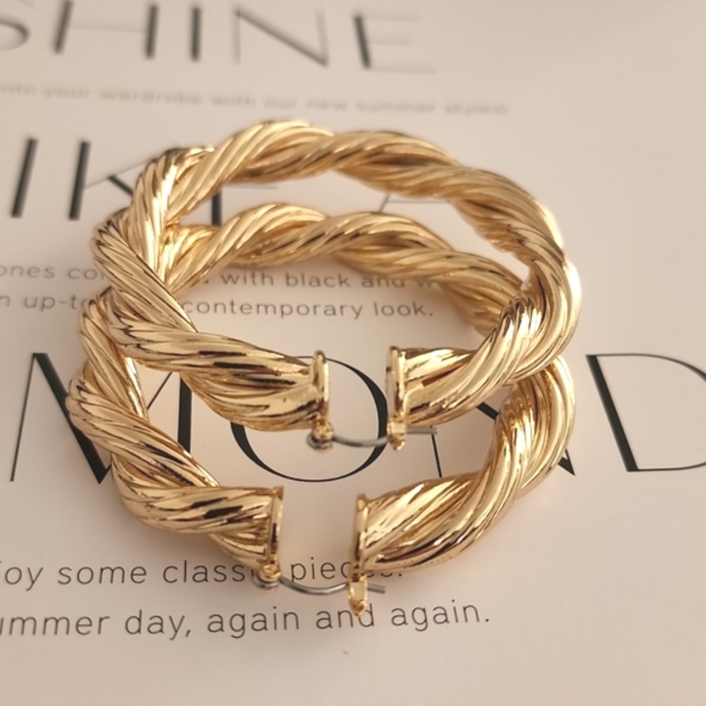 GOLD HOOP Earrings Twisted Chunky Thick Y2K Statement Hip Hop Hoops - Picture 15 of 16